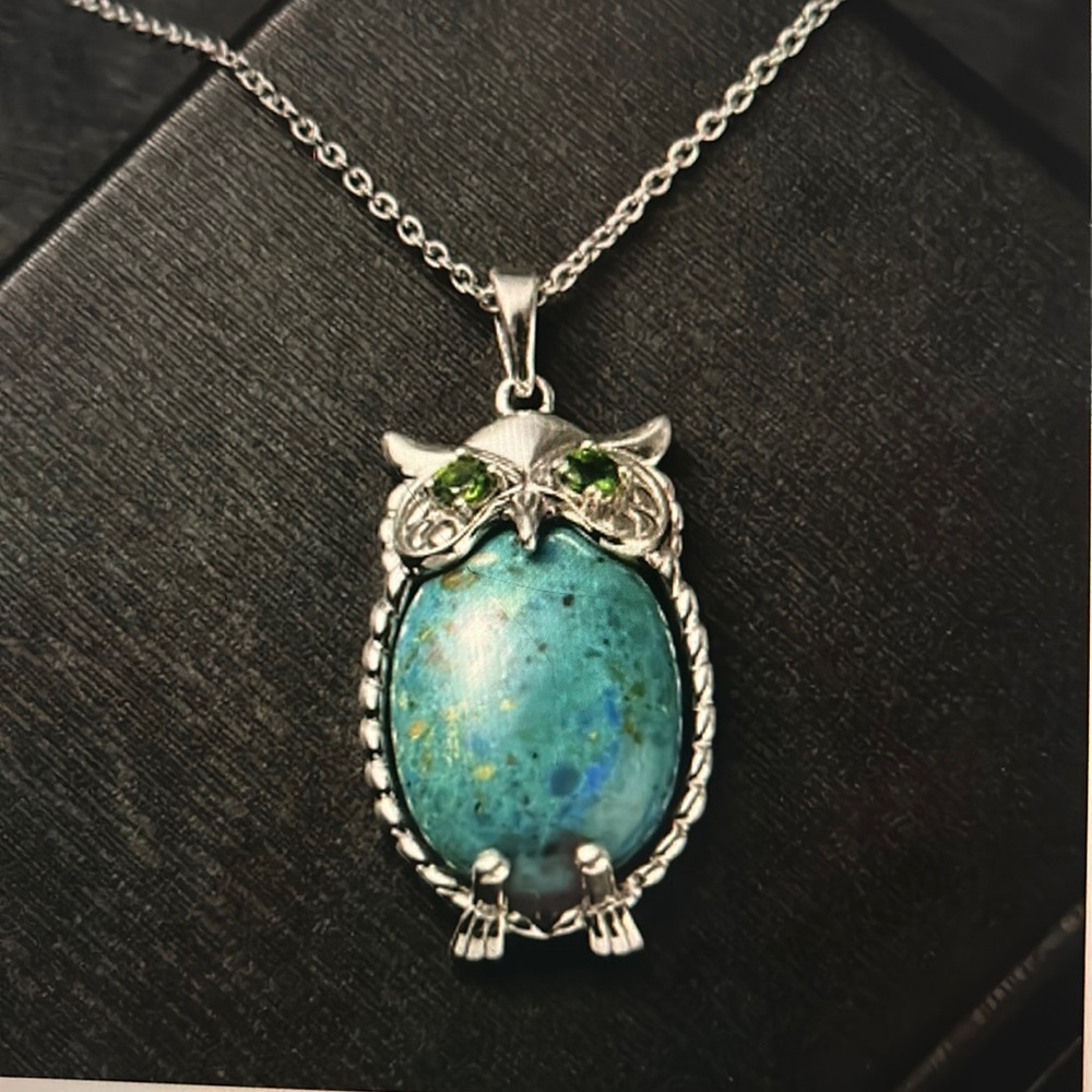 Peruvian Opalina and Chrome Diopside Necklace in Platinum over Sterling Silver.